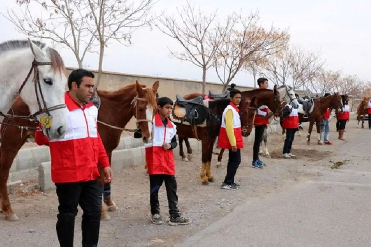 اسب‌سواران امدادگر از راه رسیدند