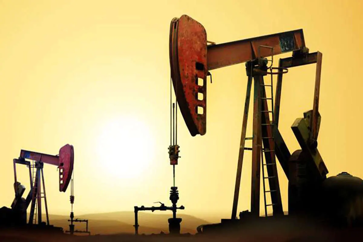 قیمت نفت تحت تاثیر کاهش ارزش دلار افزایش یافت