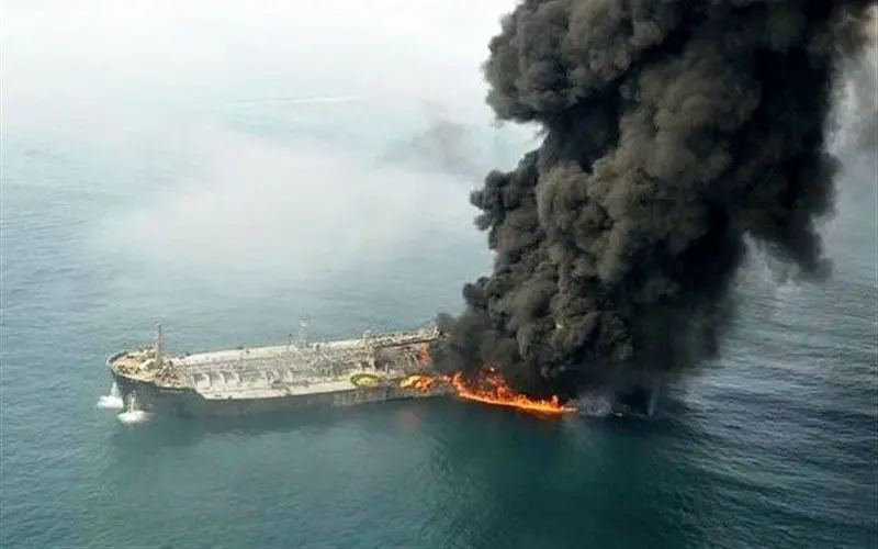 لکه‌های نفتی سانچی در سواحل ژاپن