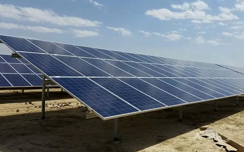 بهره‌برداری از نخستین نیروگاه خورشیدی 100 مگاواتی در پسابرجام