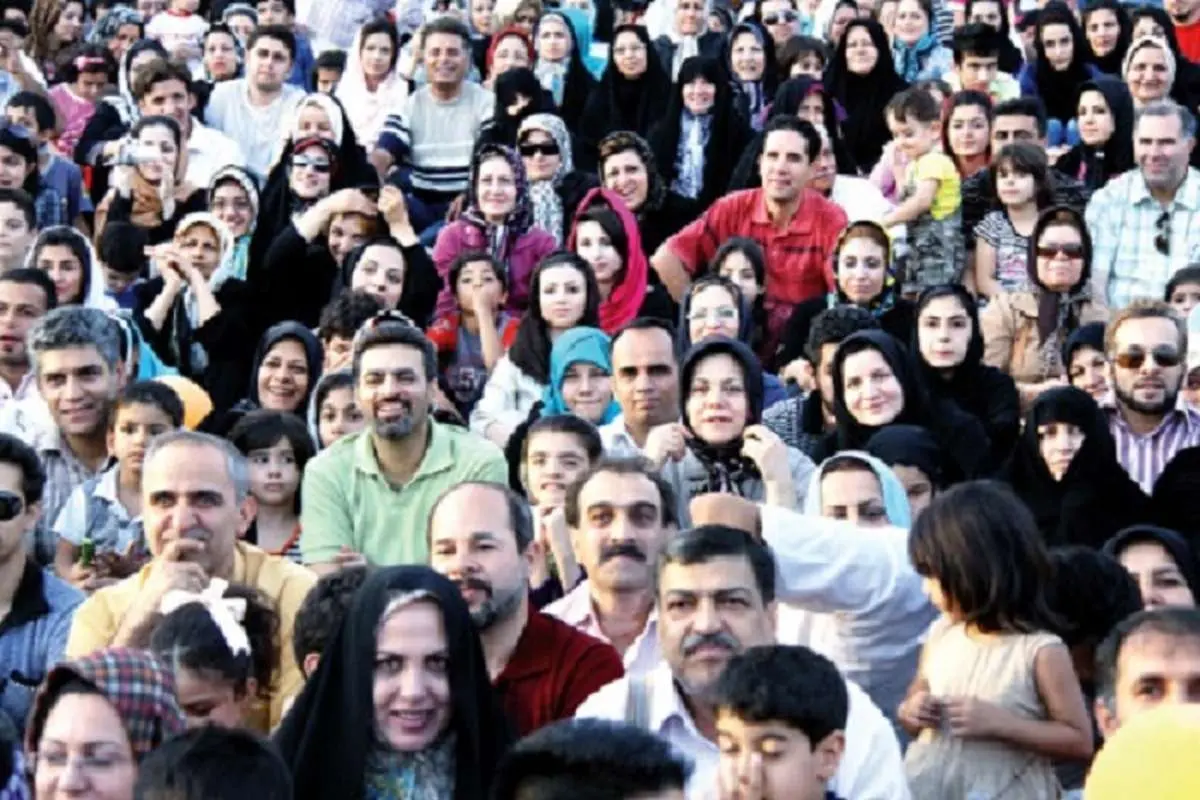 میانگین سن مادران ایرانی ۴۳ سال است