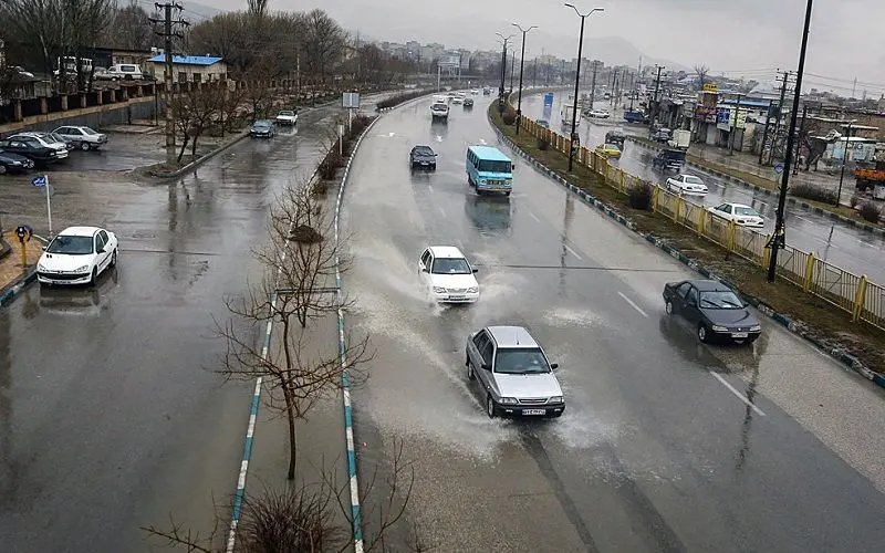 بارش برف و باران درمحورهای چهار استان