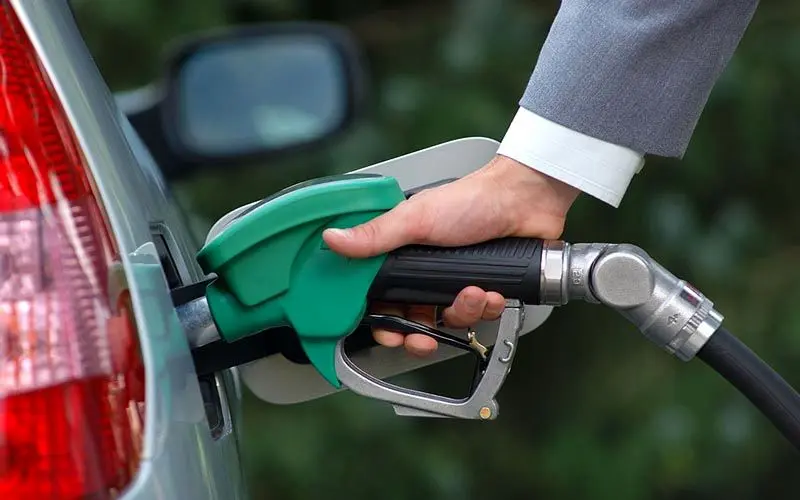 سال ۹۷ با رکوردزنی مصرف بنزین آغاز شد