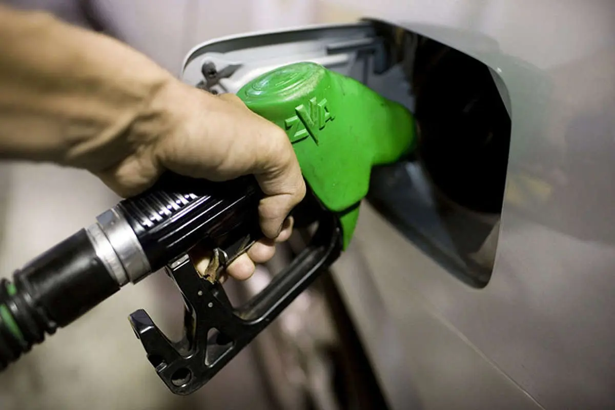مصرف بنزین کل کشور 100 میلیون لیتر را رد کرد