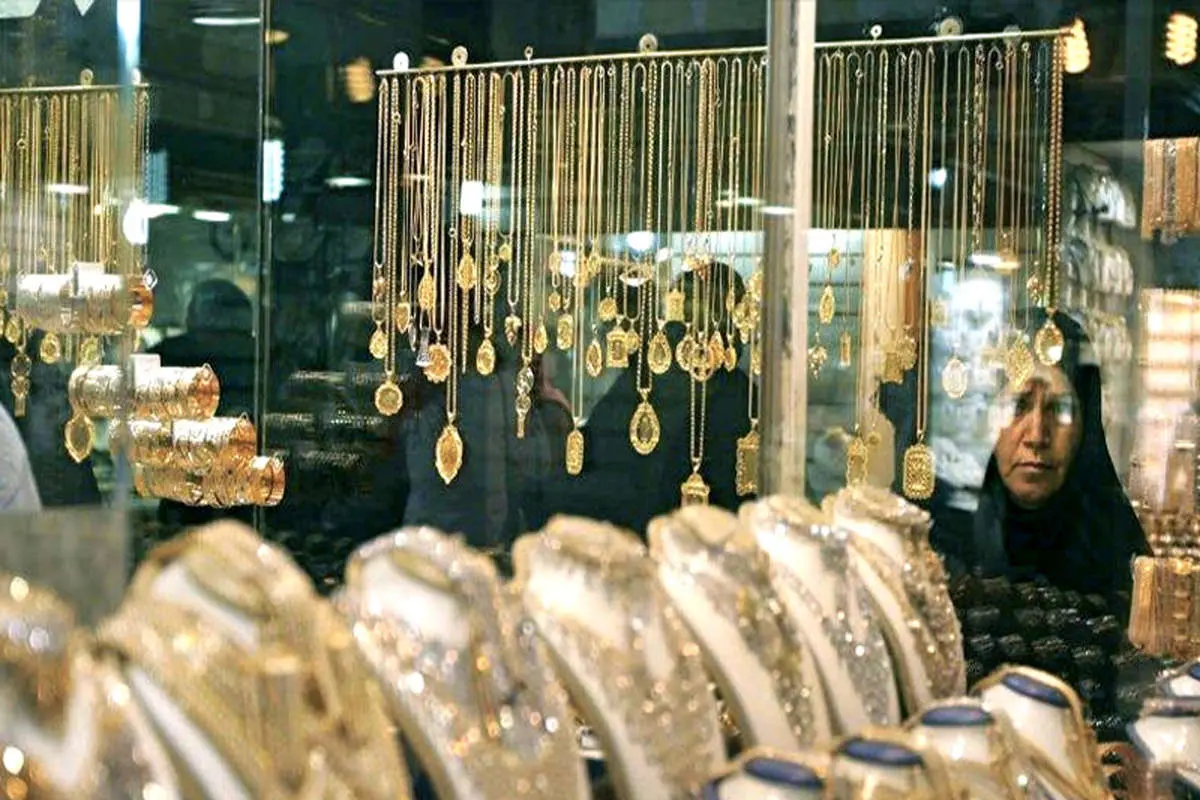 طلا ترسید / واکنش بازار طلا به دلار ۱۵ هزار تومانی روحانی