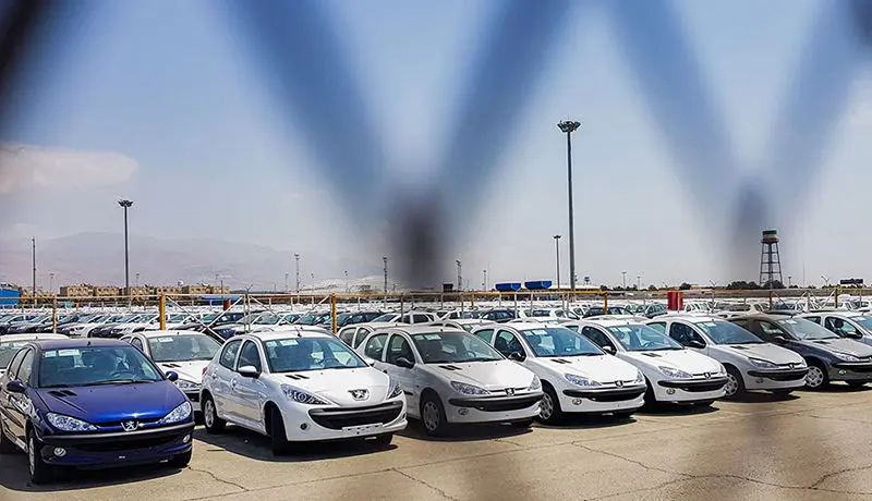 آخرین قیمت خودرو در بازار / ٢٠۸ به ۹۰۵ میلیون تومان رسید