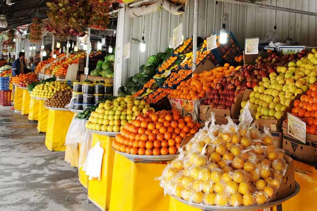 رونق فروش میوه‌های پلاسیده در مرکز شهر تهران