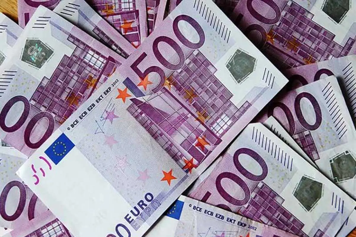 رشد عجیب قیمت یورو/چرا یورو از دلار پیشی گرفت؟