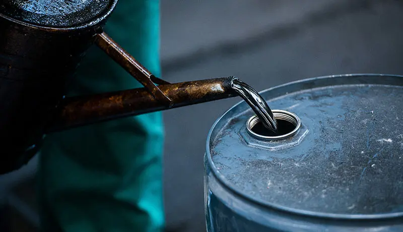 کاهش قیمت نفت در چشم انداز تاریک تقاضا