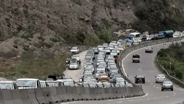 تردد روان در محورهاى چالوس و هراز / ۹ مسیر جاده‌ای مسدود است