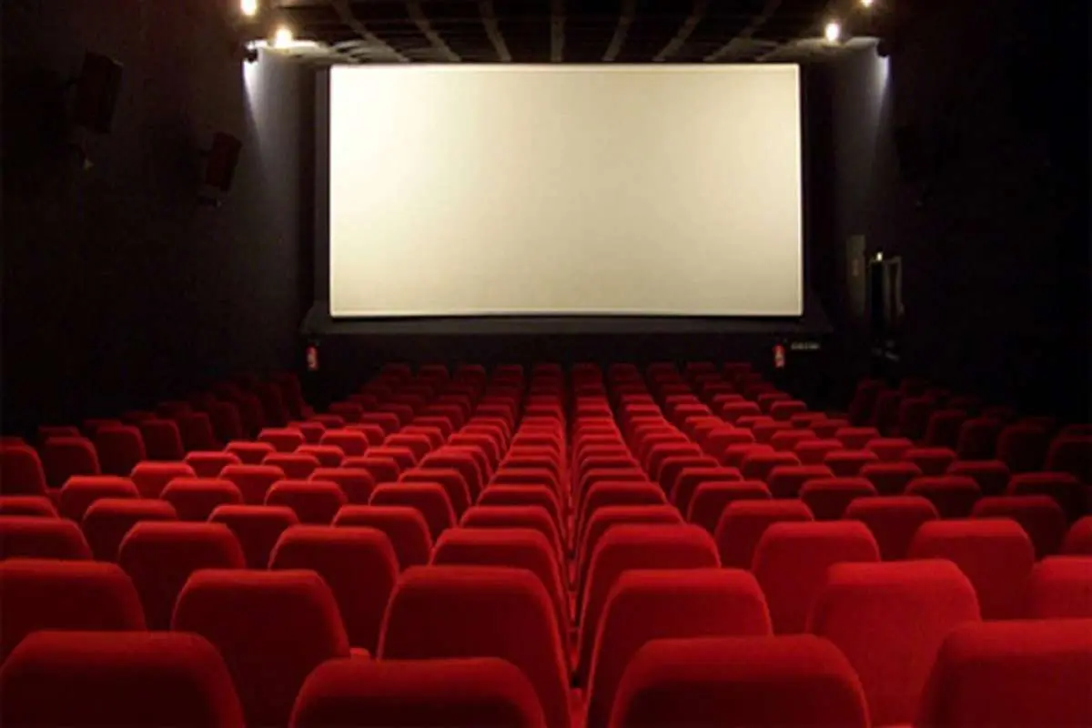 فروش ۴۰۰ میلیونی سینما در بازی ایران-مراکش