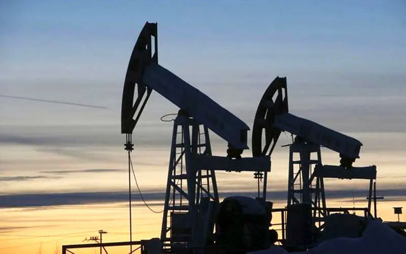 قیمت نفت در پی حمایت ایران از افزایش تولید اوپک کاهش یافت