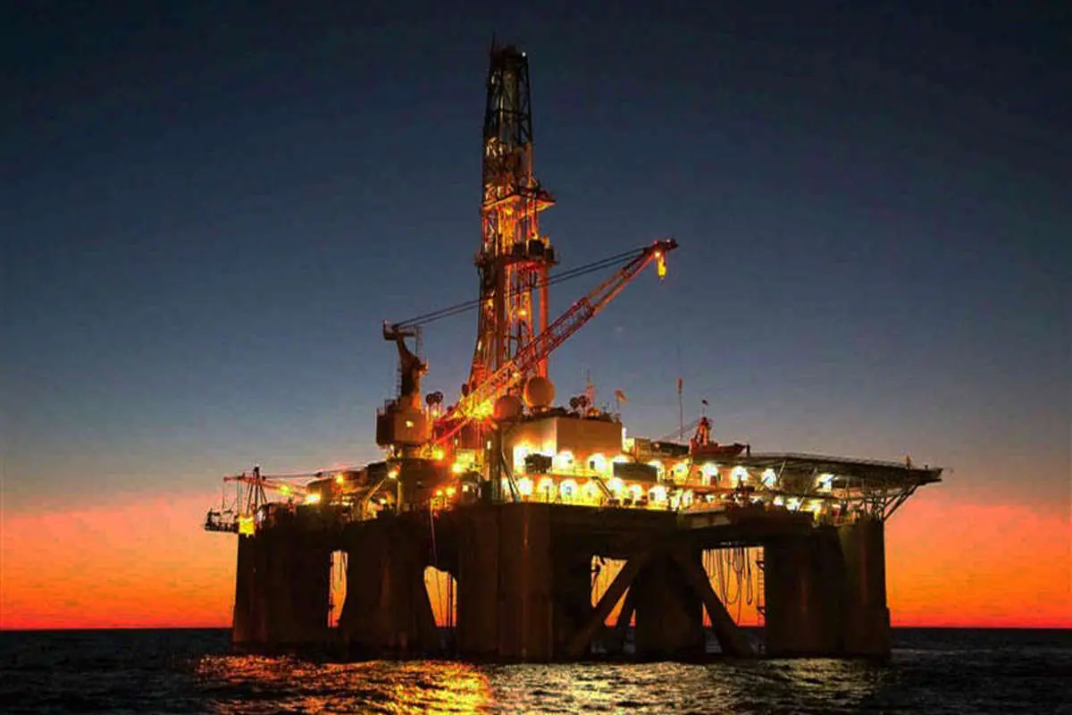 صادرات نفت از طریق بورس برای مقابله با تحریم نفتی آمریکا