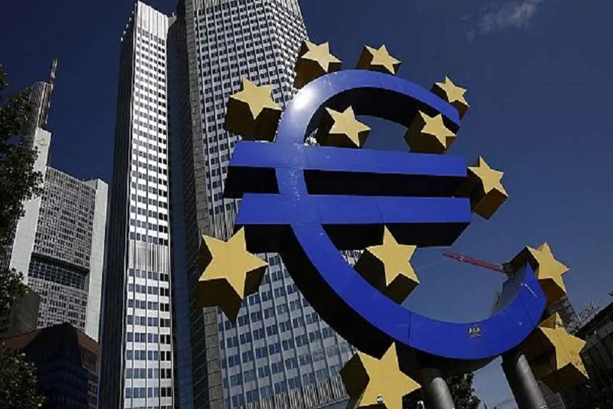 هشدار بانک مرکزی اروپا نسبت به افزایش ریسک علیه رشد اقتصادی جهان
