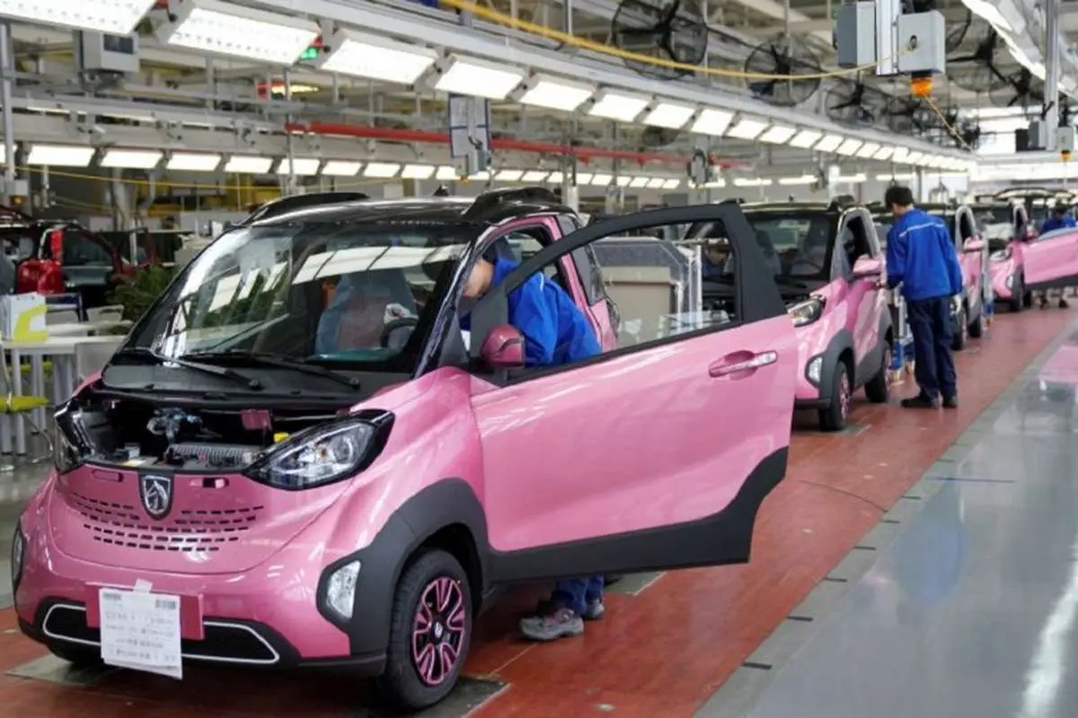 چین در حال تبدیل شدن به رهبر جهانی خودروهای الکتریکی است