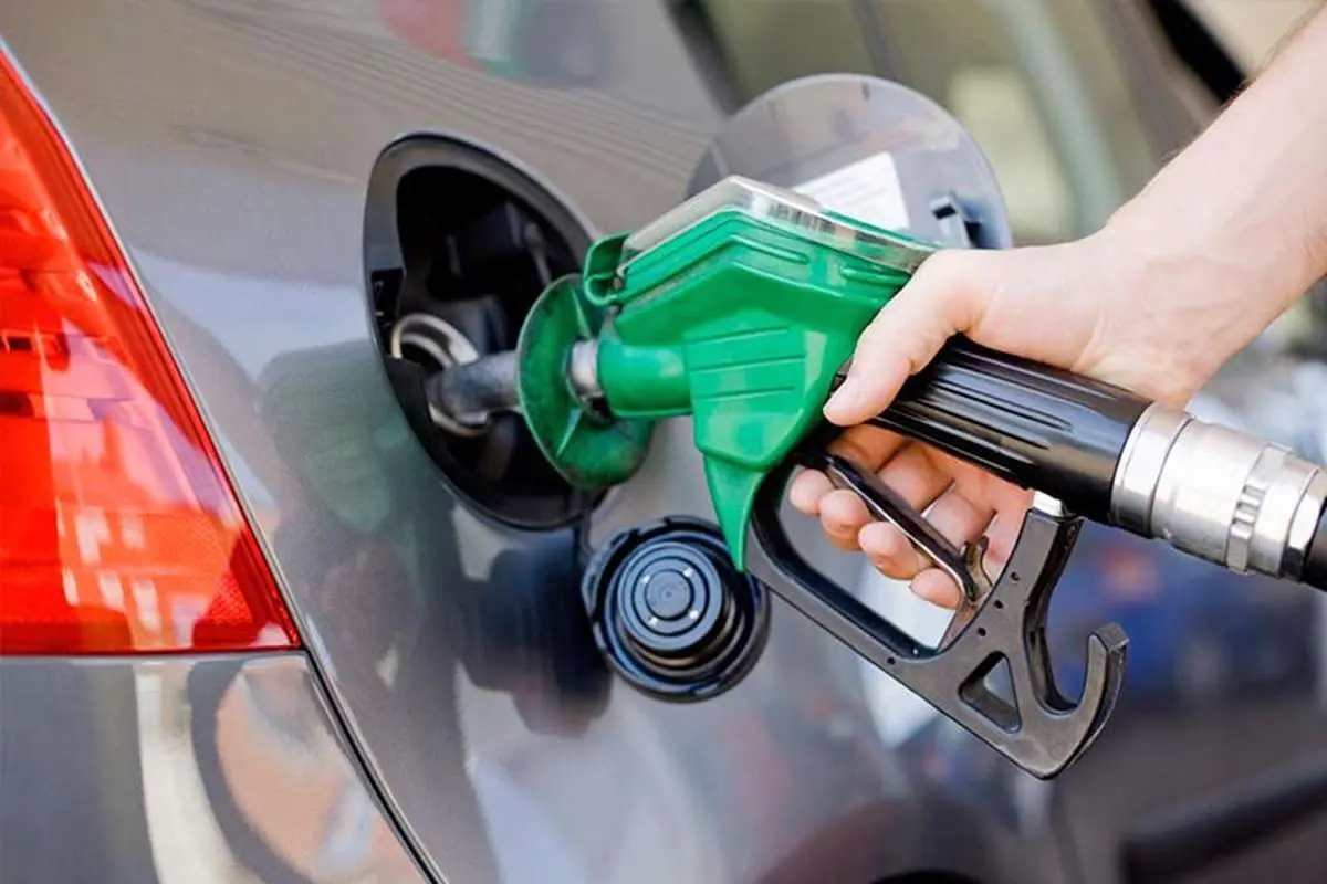 شایعه توقف فروش بنزین در تهران تکذیب شد