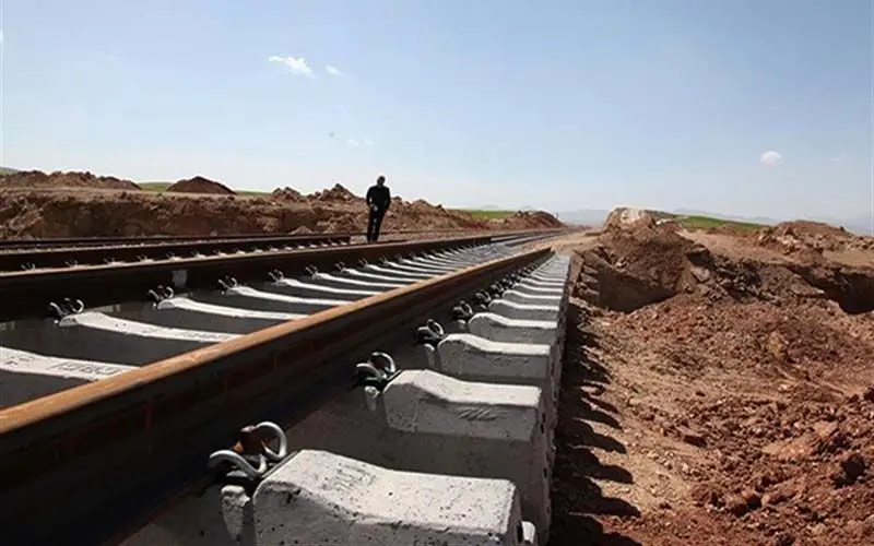 ۴۰۰کیلومتر ریل معادن کشور را به شبکه راه‌آهن متصل می‌کند
