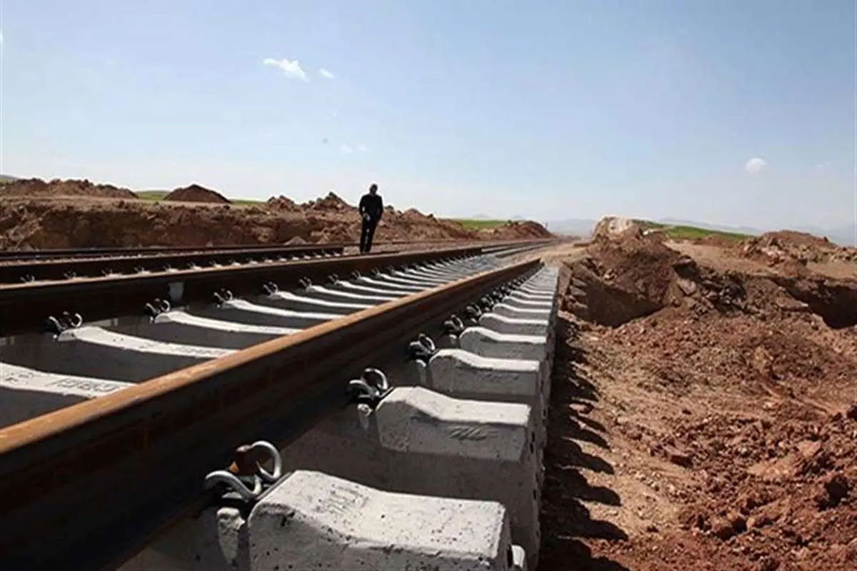 ۴۰۰کیلومتر ریل معادن کشور را به شبکه راه‌آهن متصل می‌کند