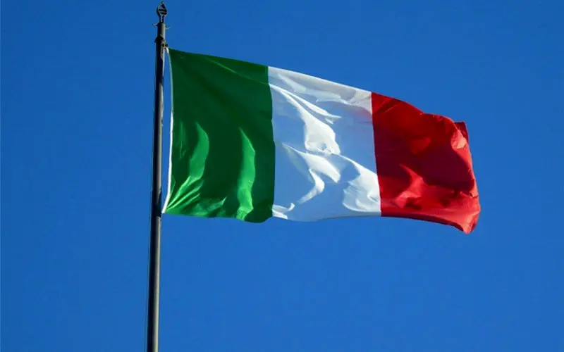 بانک یونی کردیت ایتالیا با آمریکا بر سر نقض تحریم ایران مصالحه می‌کند
