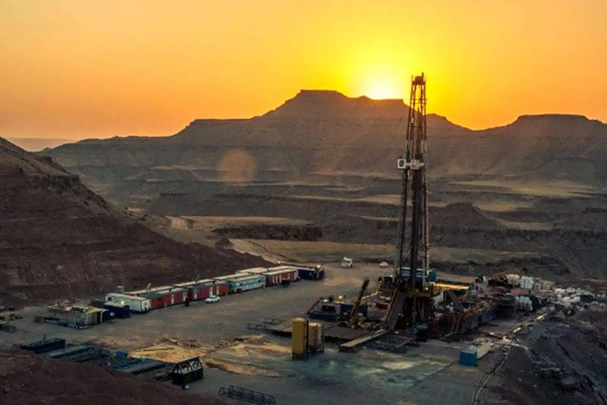 پیشرفت فیزیکی ۸۰ درصدی طرح توسعه میدان نفتی آذر