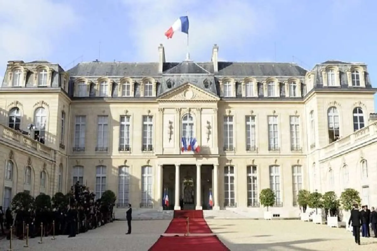 اخراج ۴۵۰۰ کارمند دولت فرانسه تا پایان سال آینده