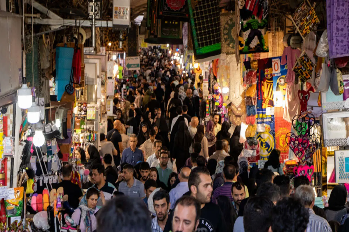 کریستال‌فروش‌های تهران چه اوضاعی دارند؟(گزارش تصویری)