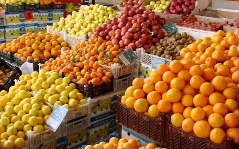 قیمت میوه در بازار 10 تا 15 درصد کاهش یافت