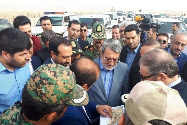 وزیر کشور از زیرساخت های مرز مهران بازدید کرد