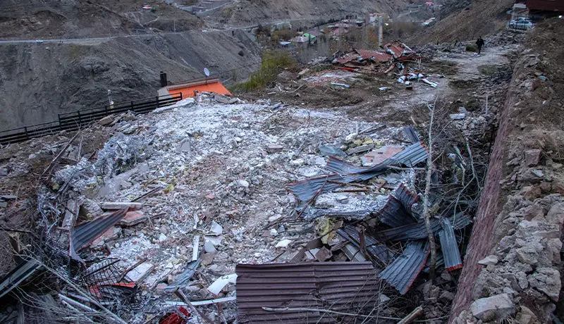 ویلایی که با خاک یکسان شد/ویلای میلیاردی اوشان پس از تخریب! (گزارش تصویری)
