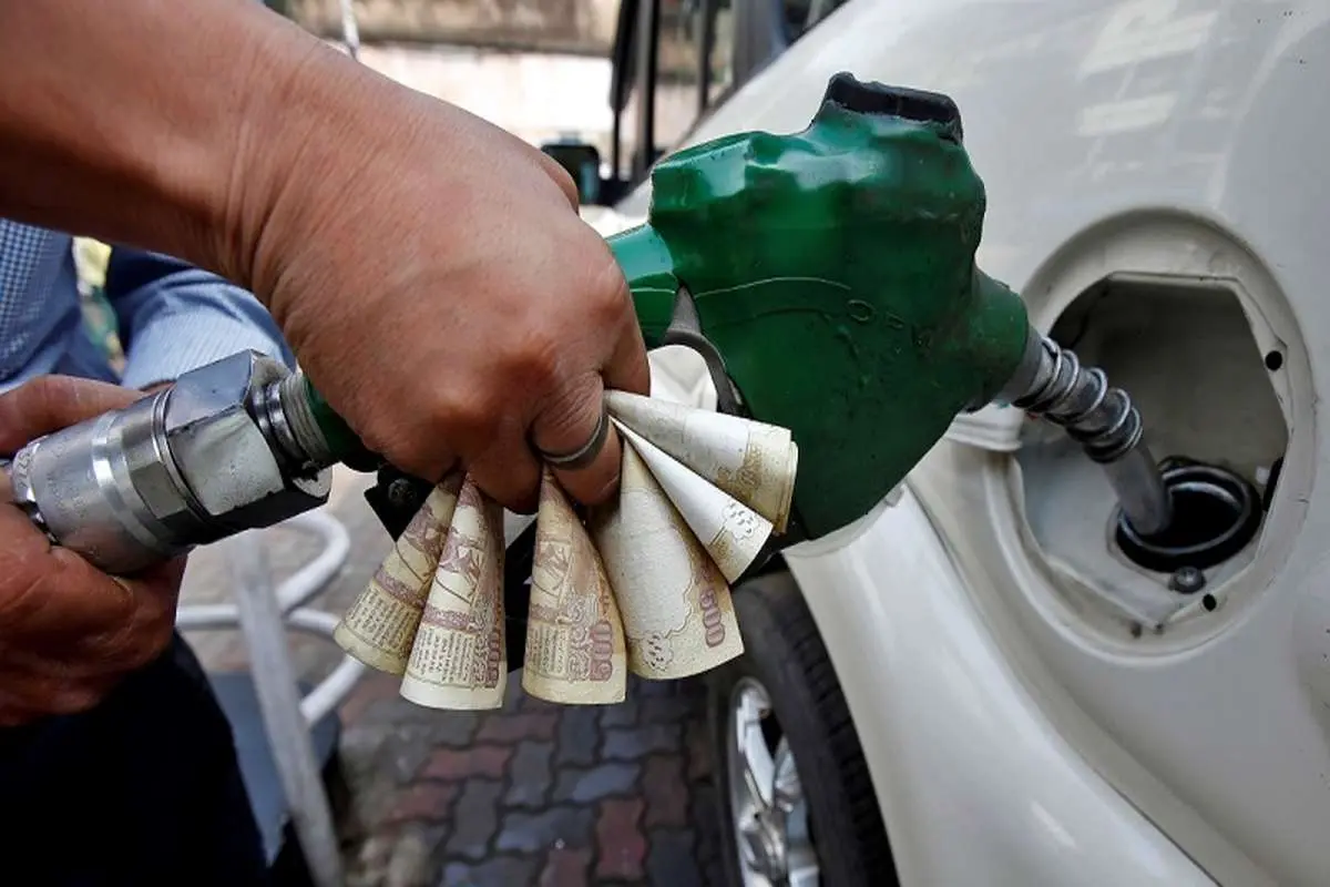 قیمت بنزین چگونه تعیین می‌شود؟