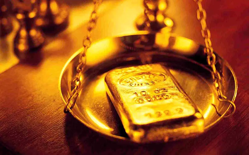 طلای جهانی به مرز ۱۳۰۰ دلار نزدیک می‌شود
