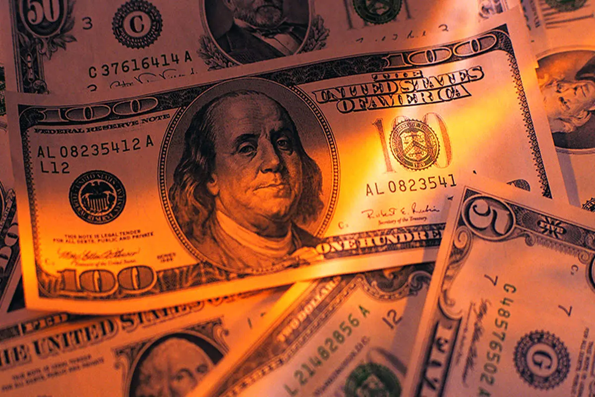 بازگشت دلا‌ر از مرز حساس / دلار در کانال 11 هزار تومانی