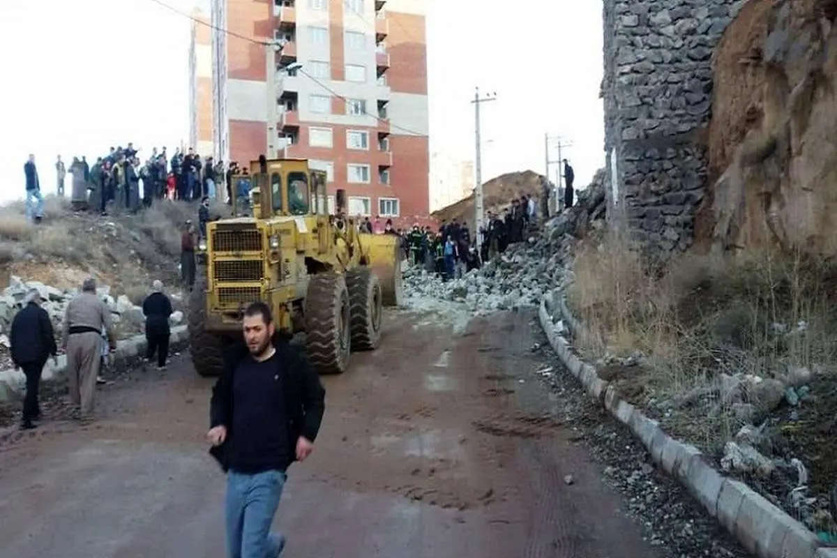 2 کشته بر اثر ریزش دیوار حائل مسکن مهر در مهاباد