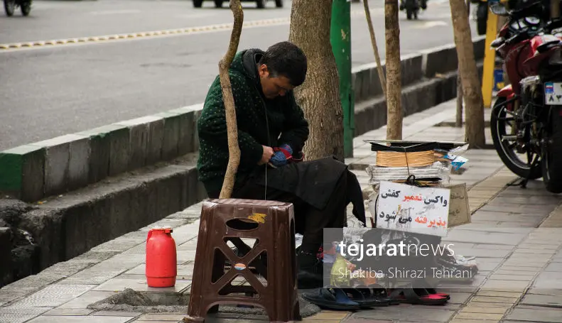 مشاغل غیررسمی راسته کتاب‌فروشی‌های خیابان انقلاب (گزارش تصویری)