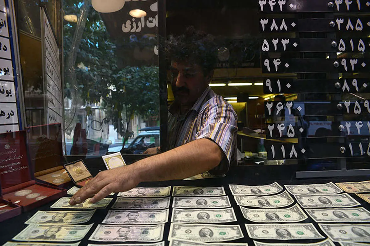 تا 20 خرداد، بازار متشکل ارزی راه‌اندازی خواهد شد / قیمت دلار باید 9 هزار تومان شود