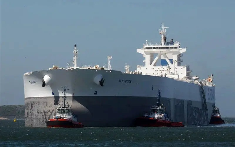 آمریکا معافیت به چین برای واردات نفت ایران را بررسی می‌کند