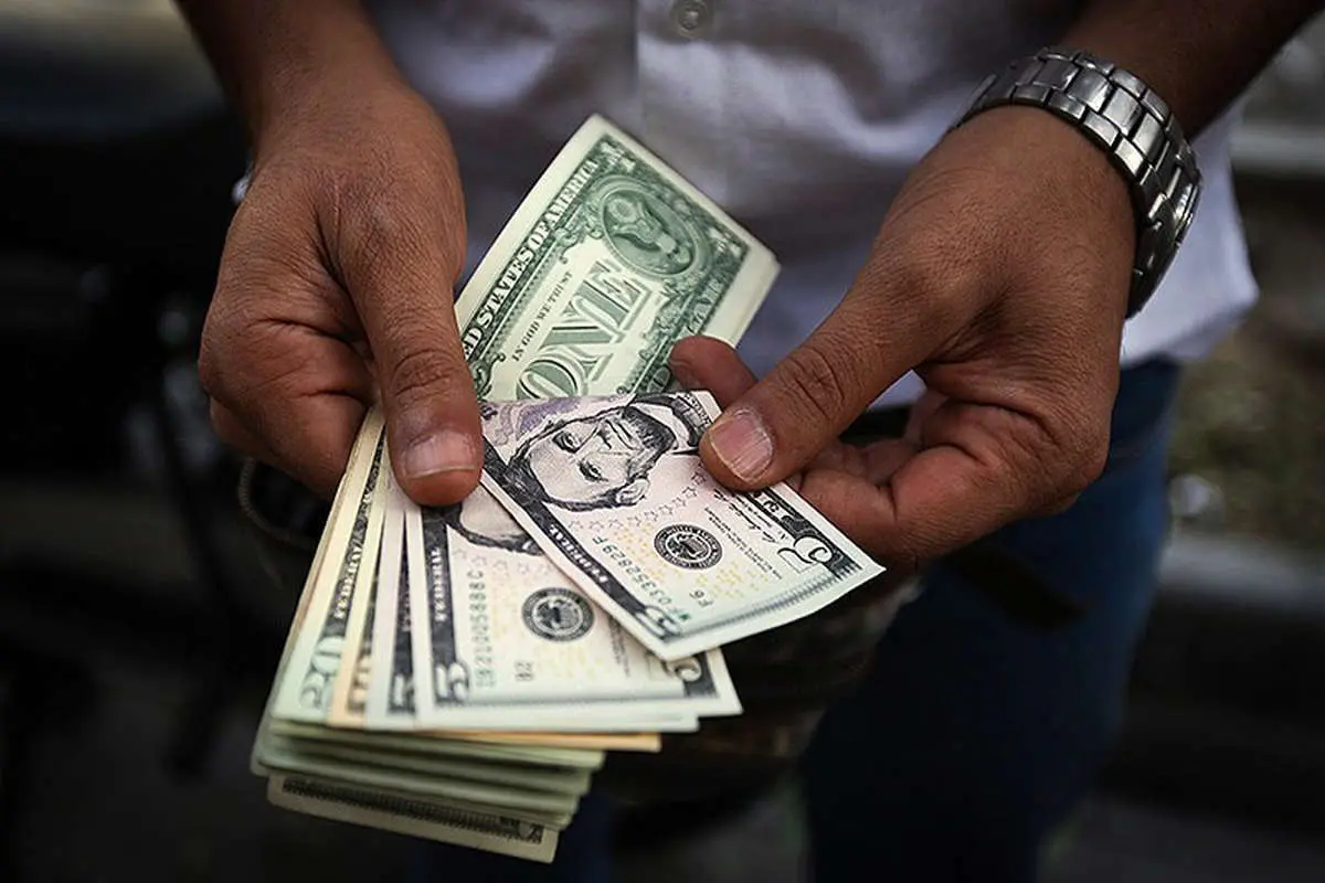 دلار در تابستان چه روندی خواهد داشت؟