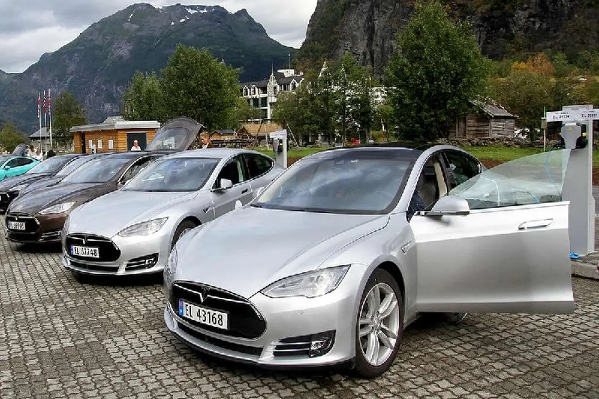سهم خودروهای برقی از بازار خودرو در جهان / نروژ، پیشرو در استفاده از خودروهای برقی