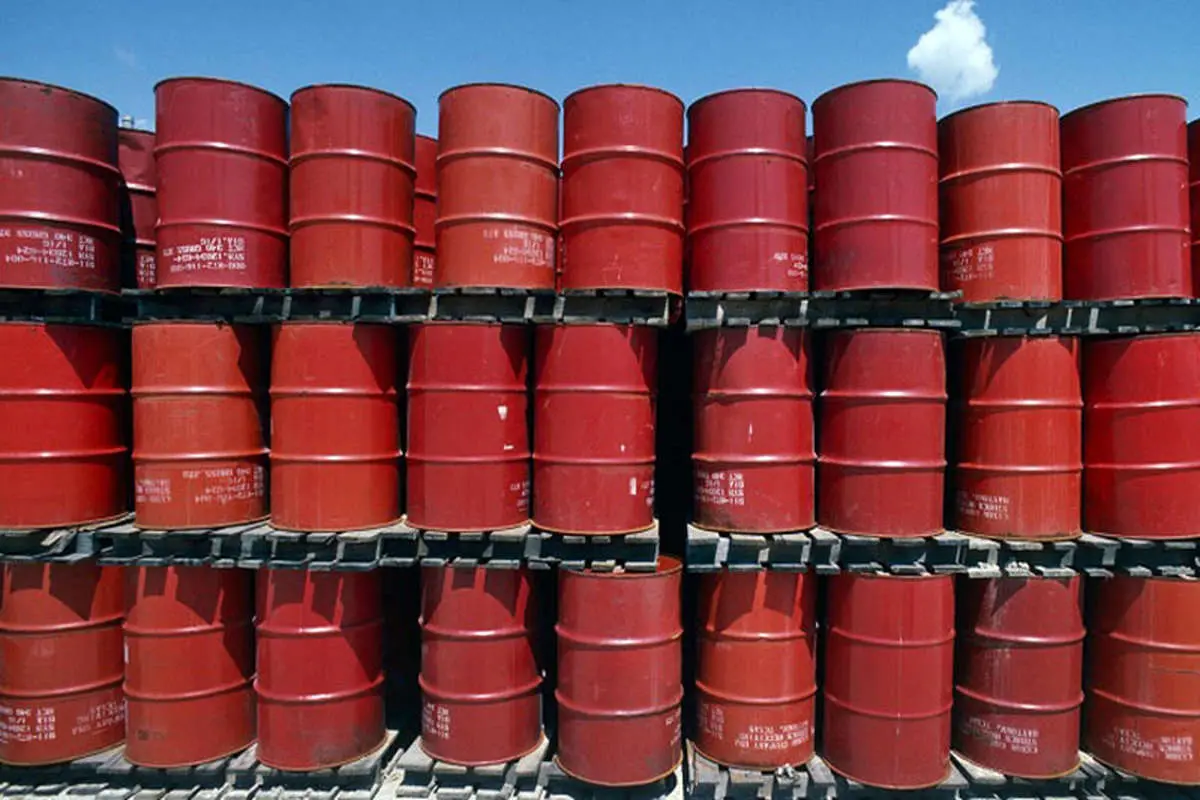 کاهش قیمت نفت با رشد ذخایر آمریکا