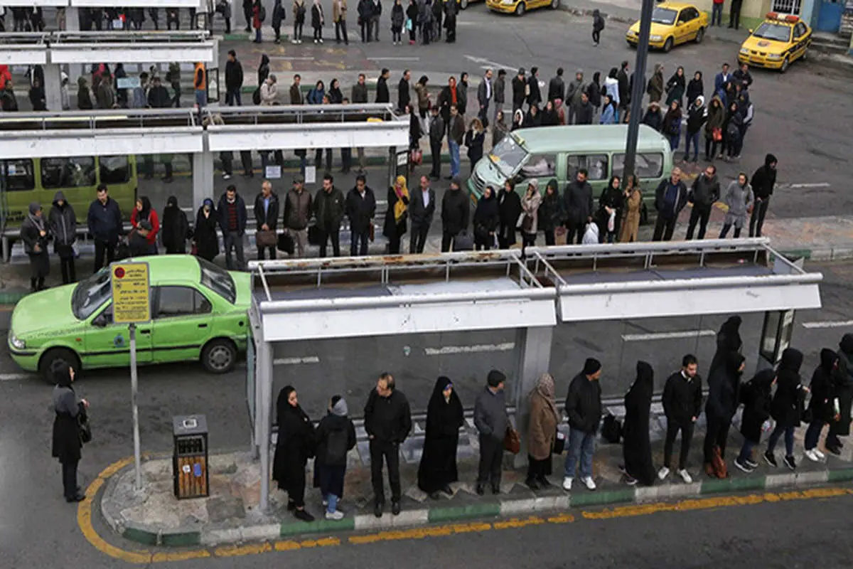وسایل نقلیه عمومی در روز اول گرانی بنزین (گزارش تصویری)