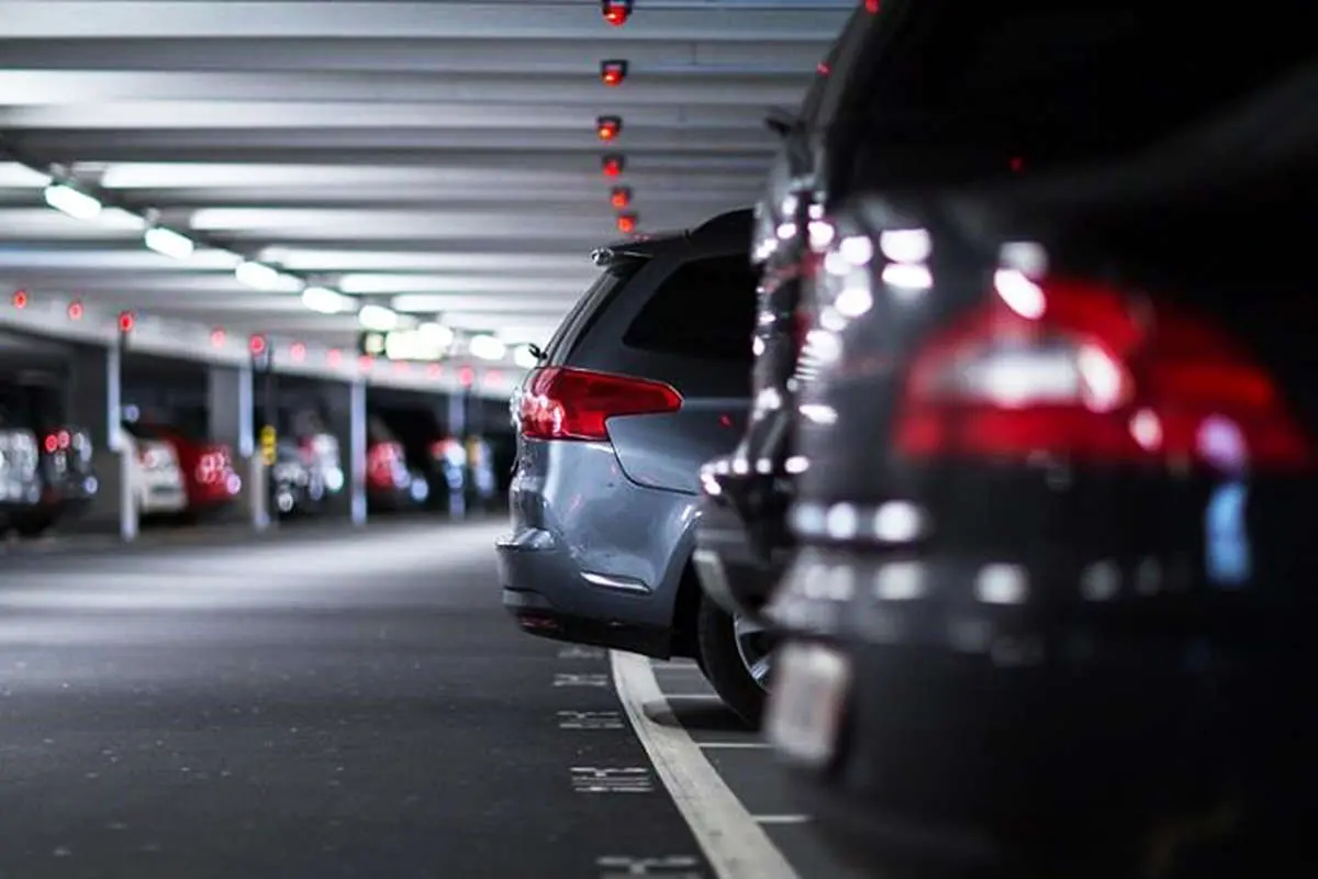 جزئیات نرخ ورودیه و حق توقف وسایل نقلیه در پارکینگ‌های عمومی