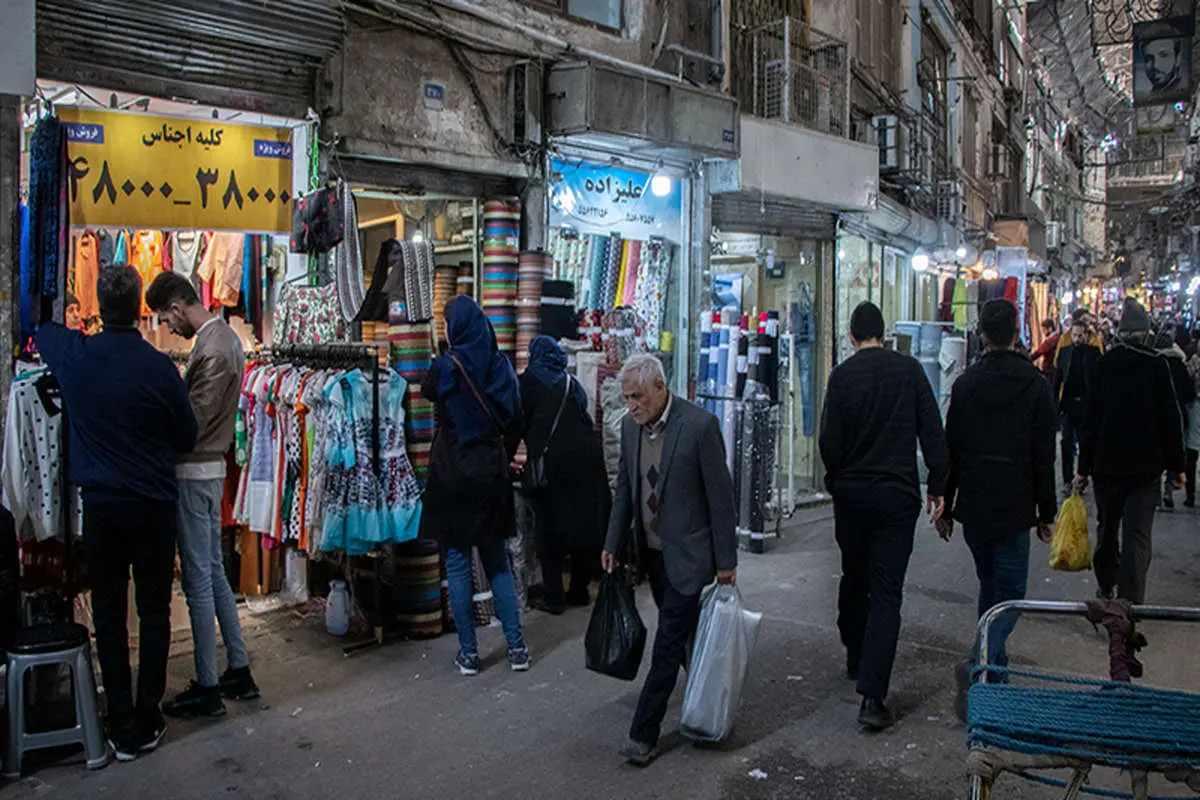 راسته پوشاک بازار بزرگ تهران در ماه‌های پایانی سال (گزارش تصویری)