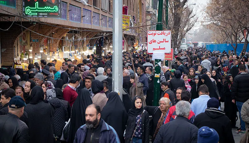 بازار شب عید اقلام اساسی / چند قدم در بازار بزرگ تهران (گزارش تصویری)