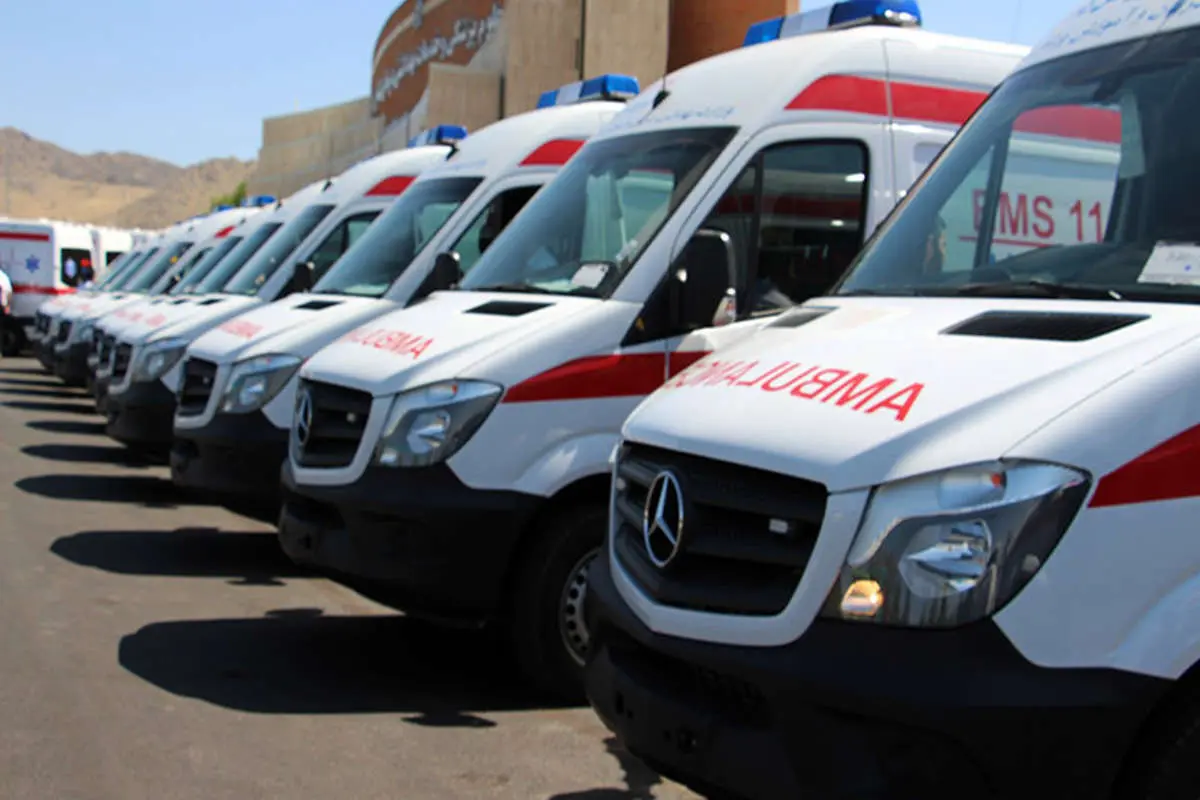 ترخیص فوری ۱۳ دستگاه آمبولانس برای مقابله با کرونا