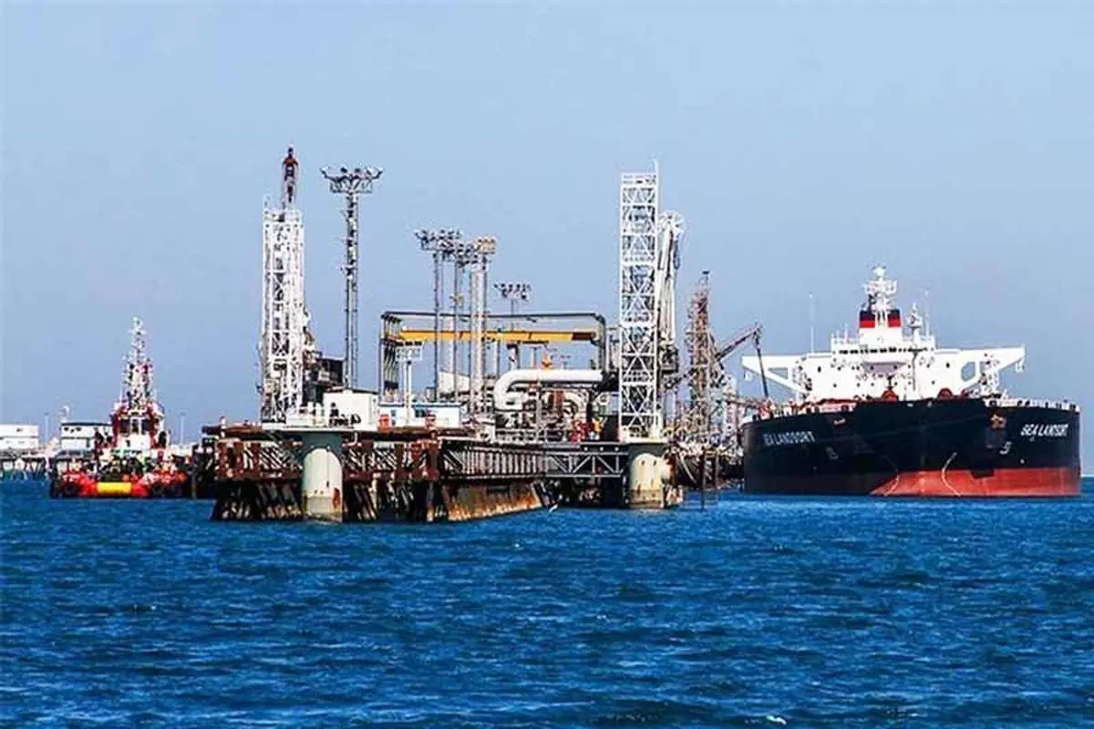 اعزام ابرنفتکش‌ها برای ذخیره نفت / سودخریداران نفت در دوره سقوط قیمت