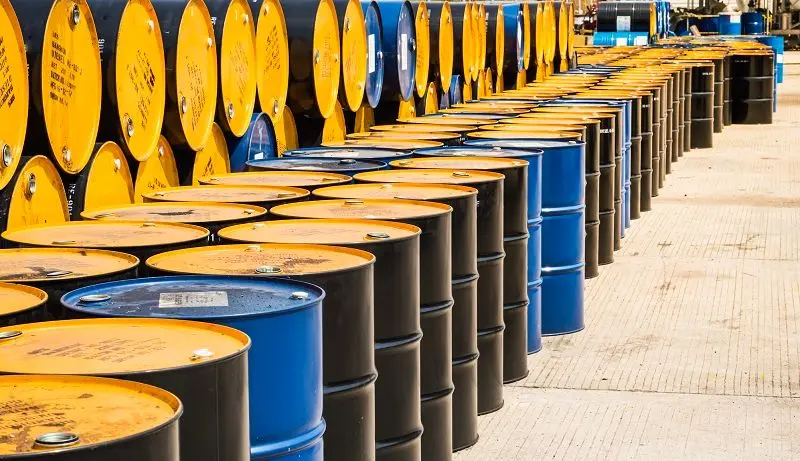 اولین قیمت نفت در هفته جدید میلادی/ نفت خام آمریکا  ۱۵ درصد سقوط کرد