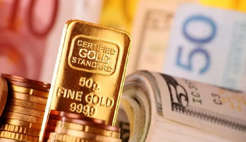 آخرین قیمت دلار و یورو در بازارهای جهانی / طلا اندکی افت کرد