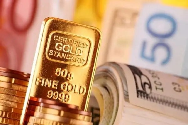 آخرین قیمت دلار و یورو در بازارهای جهانی / طلا اندکی افت کرد