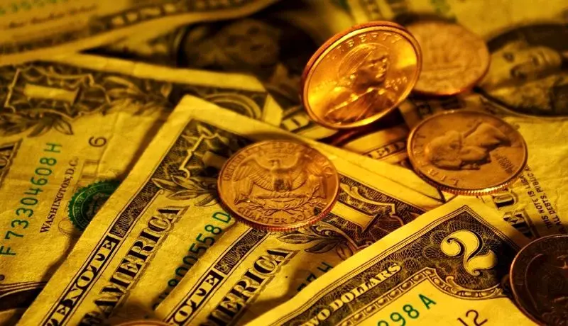 اولین قیمت دلار و طلا در آستانه نشست فدرال‌رزرو / طلا به کانال ۱۷۰۰ دلار بازگشت