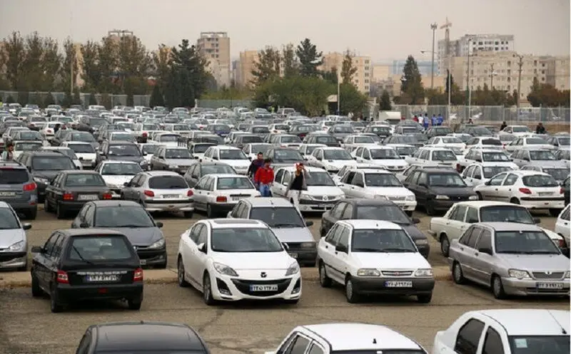 کشف انبار خودروهای بدون پلاک در غرب تهران